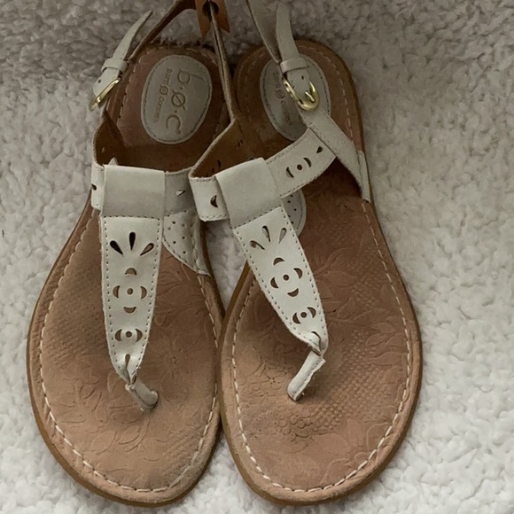b.o.c. Shoes - b.o.c. White and Tan Floral Cutout Sandals Size 9